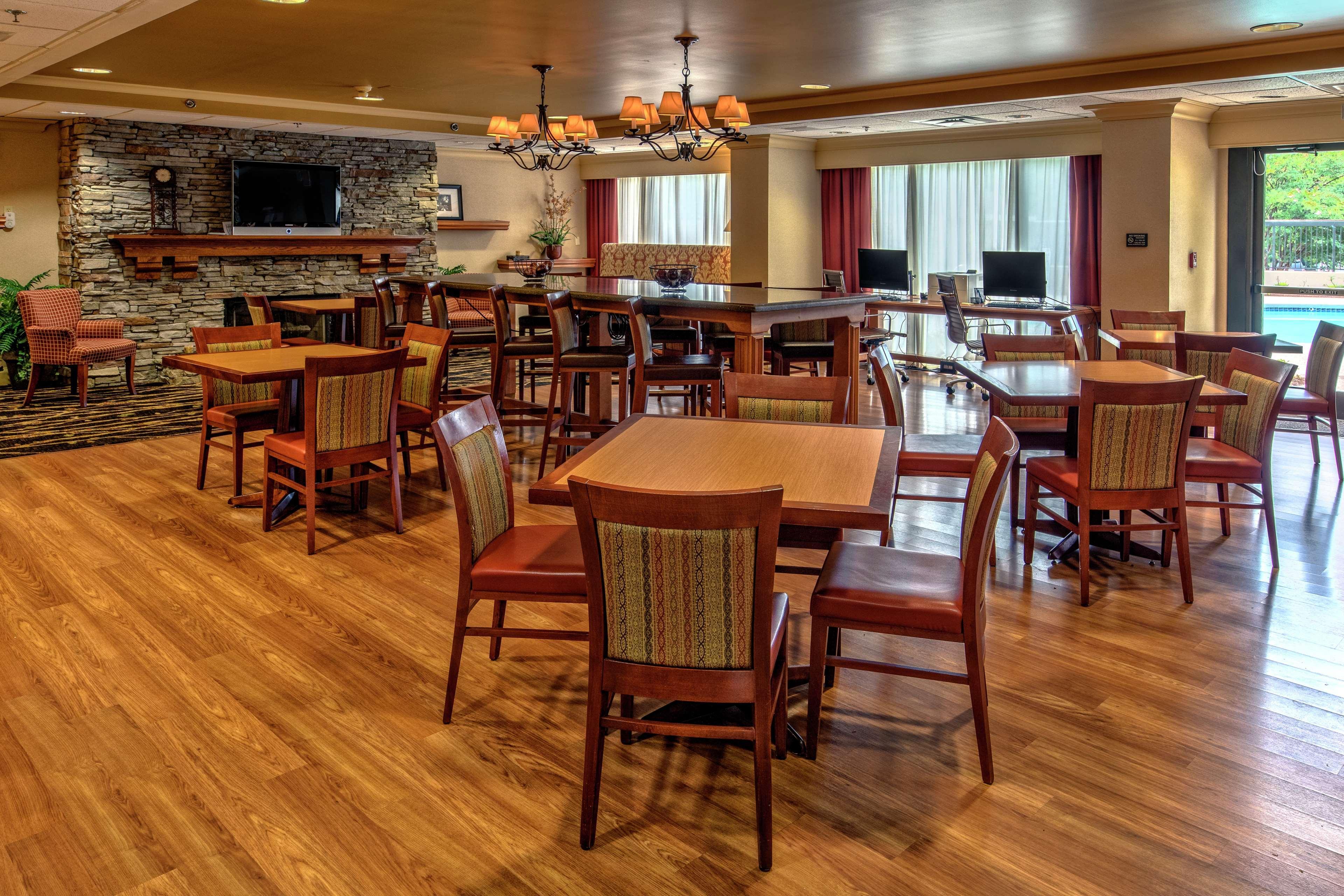Hampton Inn Charlotte/Матюс Екстериор снимка