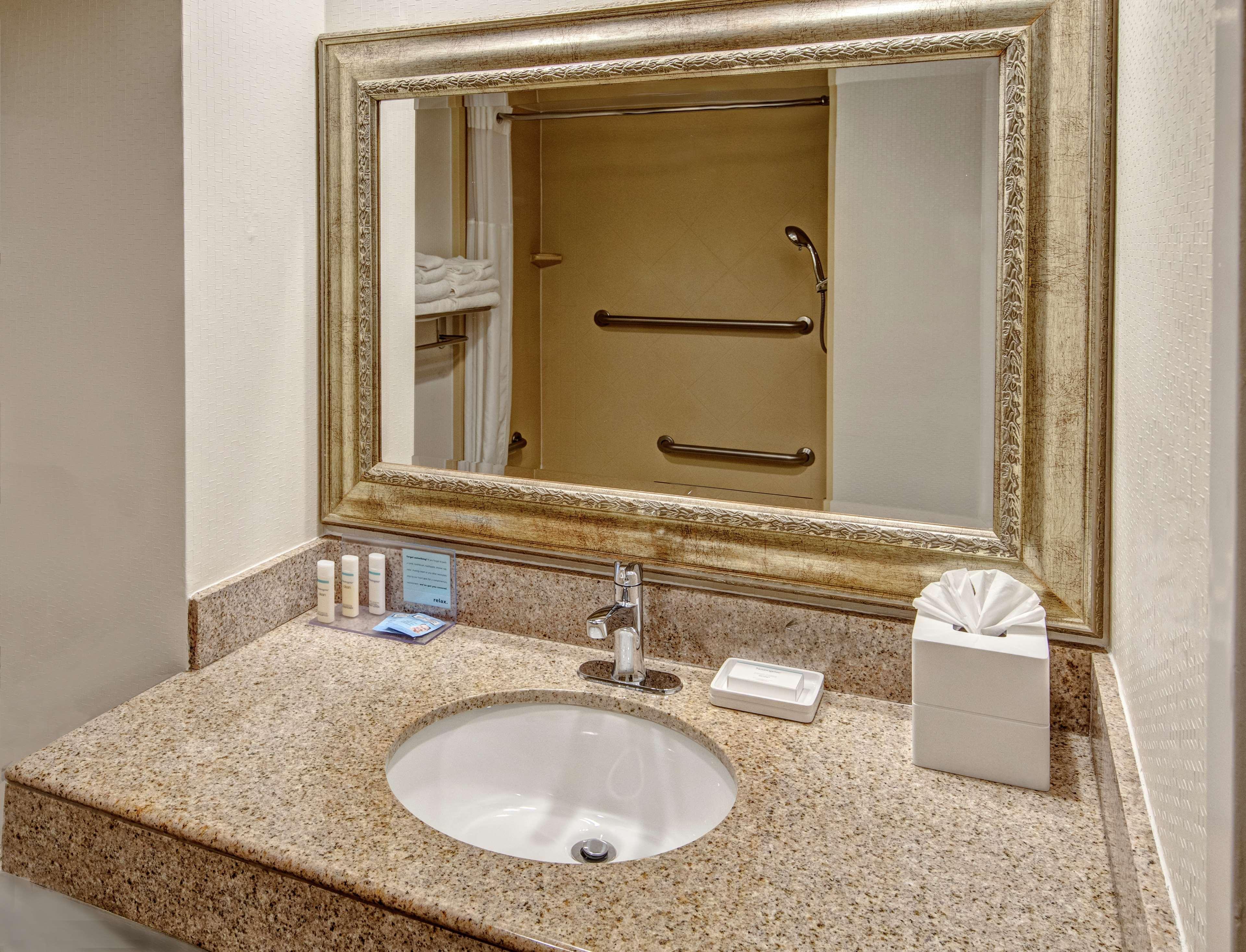 Hampton Inn Charlotte/Матюс Екстериор снимка