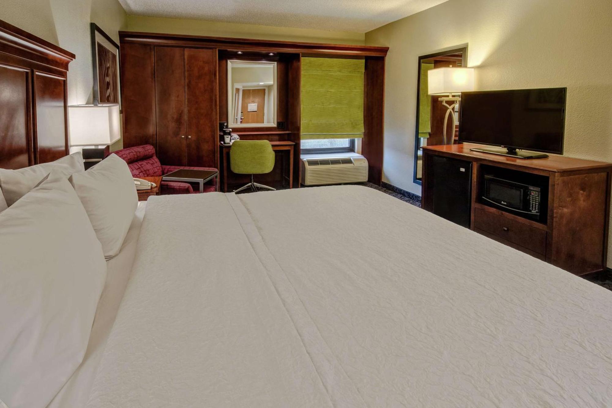 Hampton Inn Charlotte/Матюс Екстериор снимка