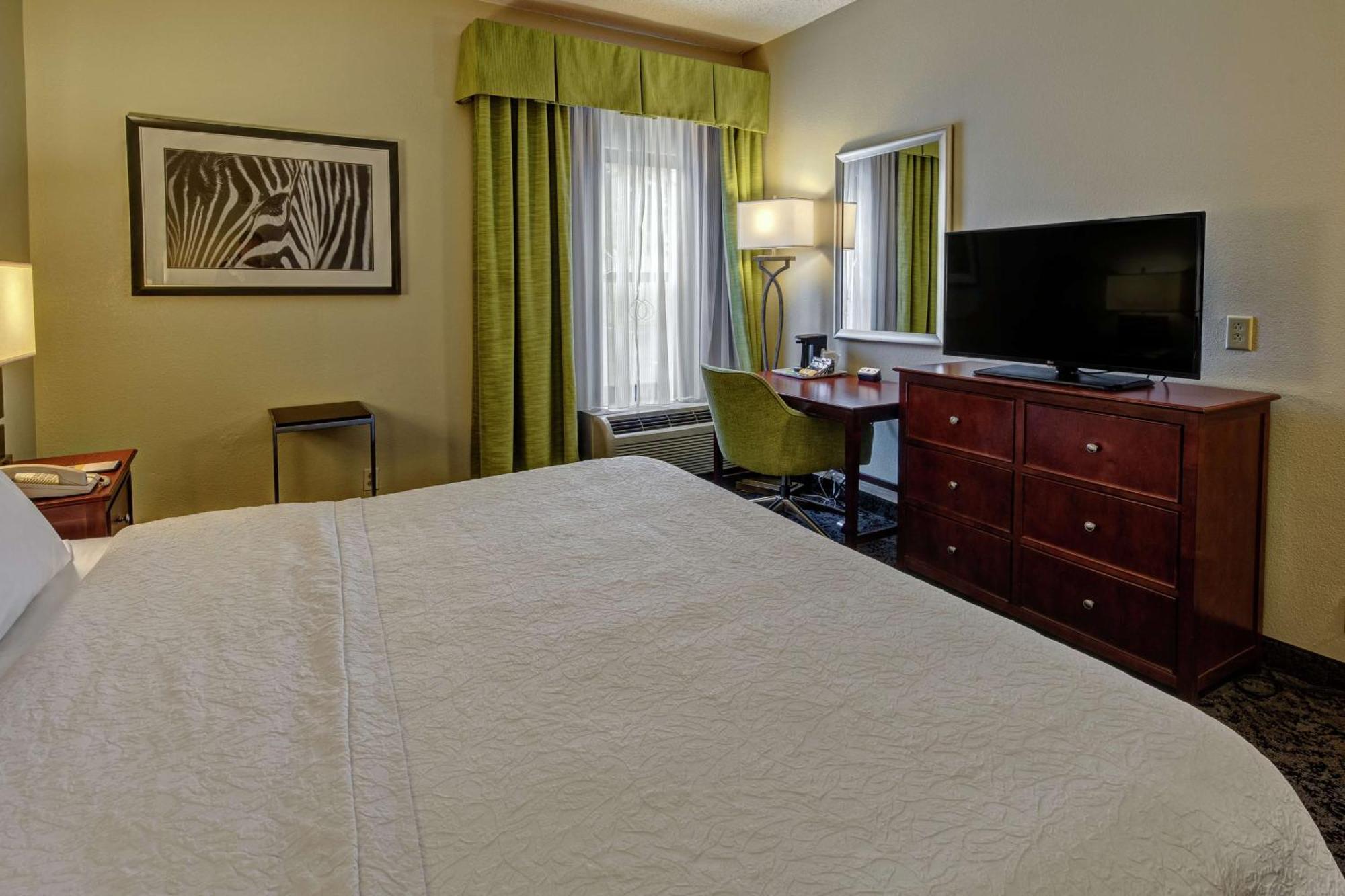 Hampton Inn Charlotte/Матюс Екстериор снимка