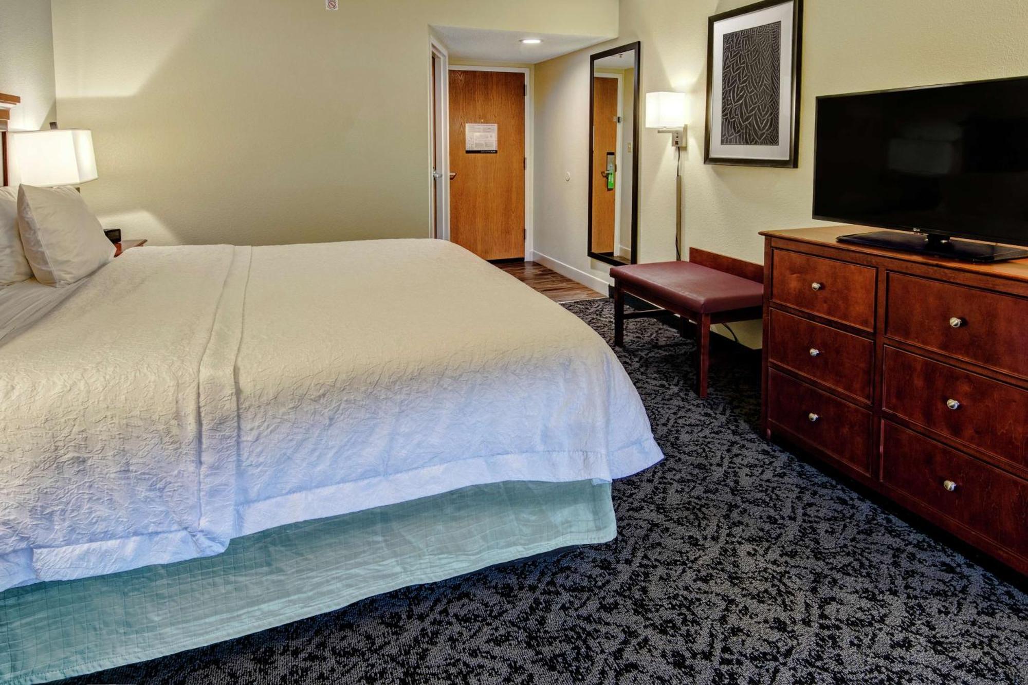 Hampton Inn Charlotte/Матюс Екстериор снимка
