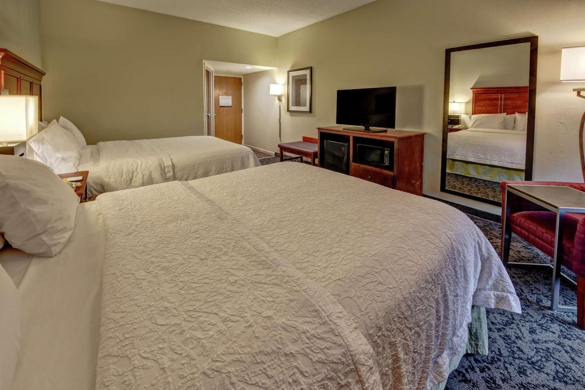 Hampton Inn Charlotte/Матюс Екстериор снимка