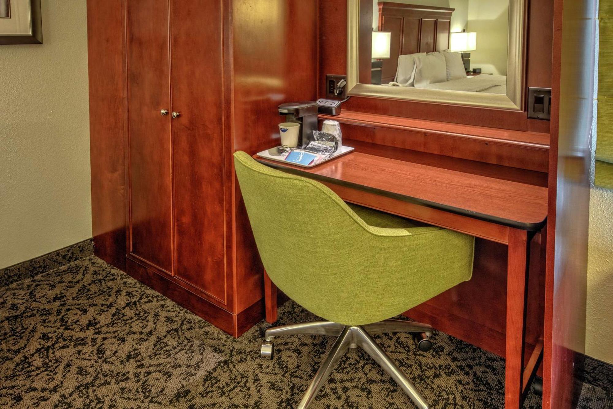 Hampton Inn Charlotte/Матюс Екстериор снимка