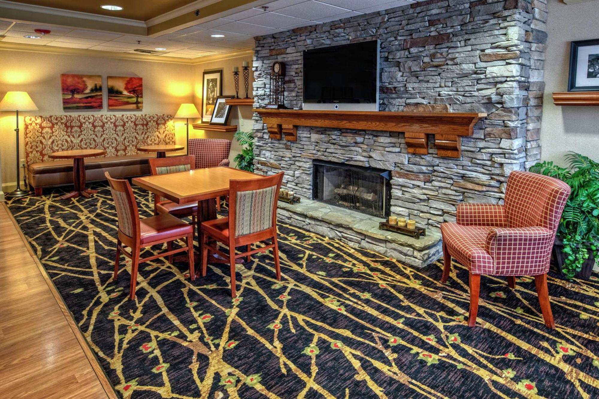 Hampton Inn Charlotte/Матюс Екстериор снимка