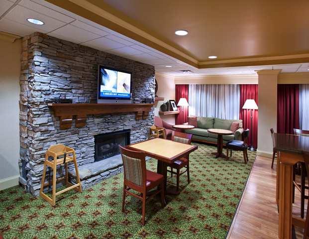 Hampton Inn Charlotte/Матюс Ресторант снимка