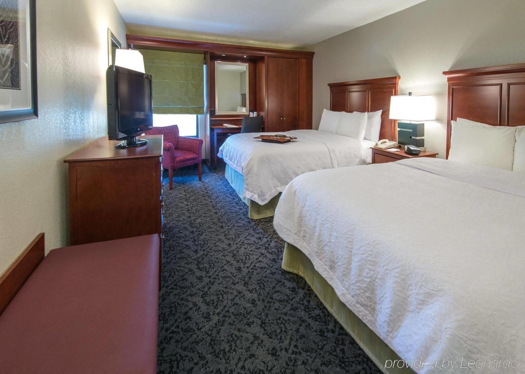 Hampton Inn Charlotte/Матюс Екстериор снимка