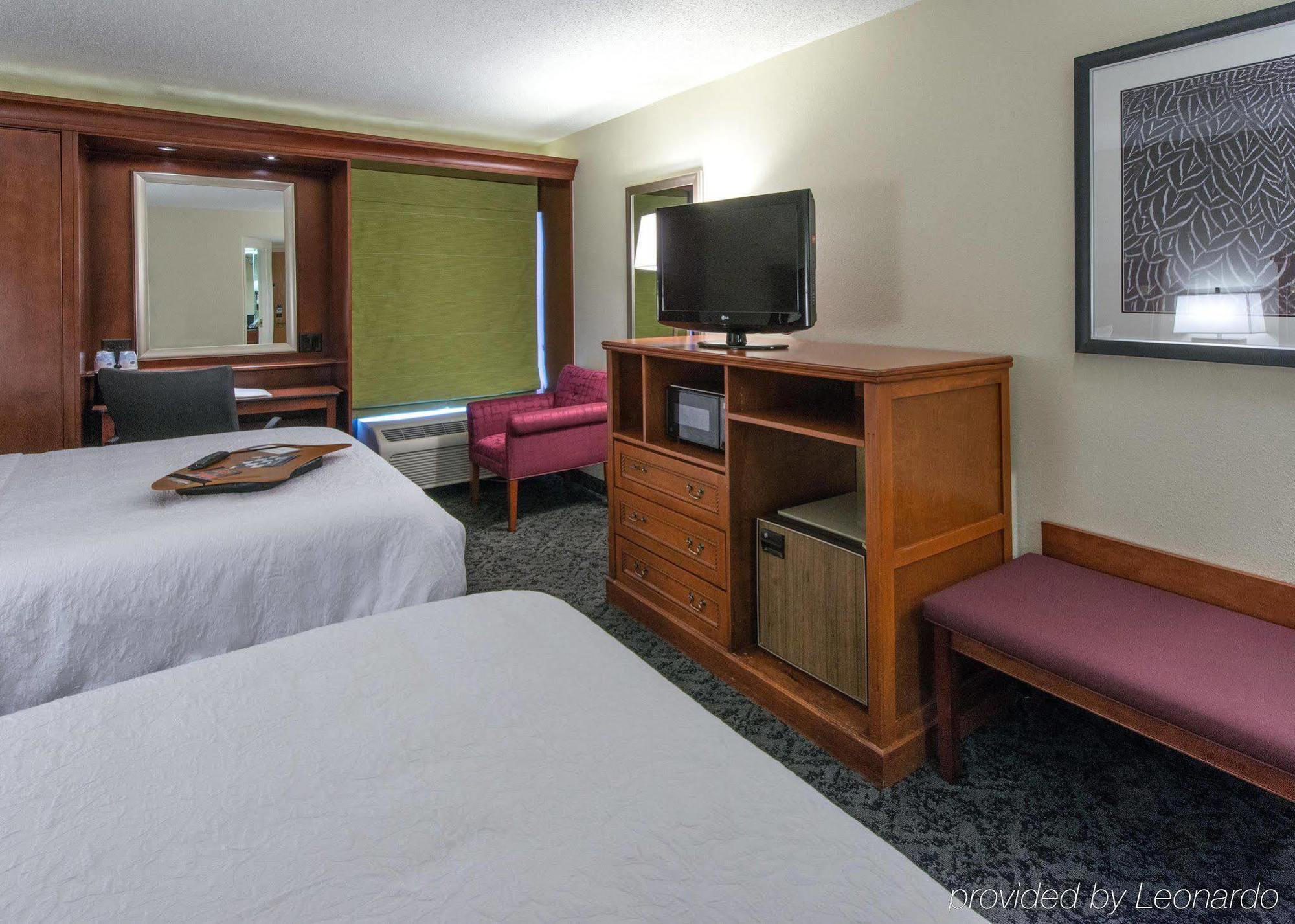 Hampton Inn Charlotte/Матюс Екстериор снимка