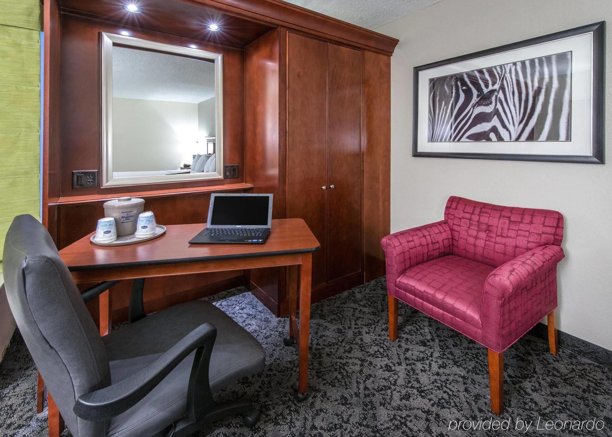 Hampton Inn Charlotte/Матюс Екстериор снимка